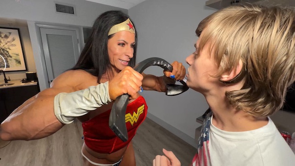 Super Woman Show Off