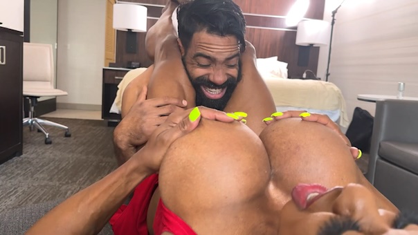 Big Muscles Hungry Clit 5